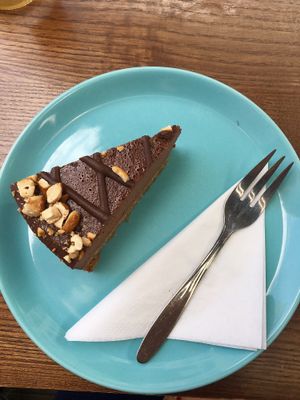 Chocolat cajou et caramel - vegan  at Ou Bien Encore in Geneva