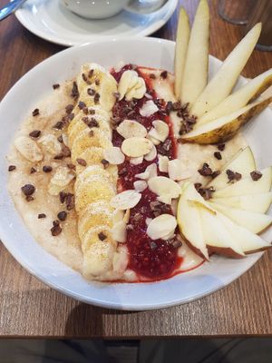 Porridge at Pumpkin Brown in Edinburgh