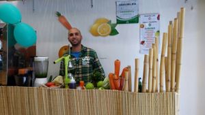 jugos naturales at Veggie Medio Oriente - Suipacha in Buenos Aires