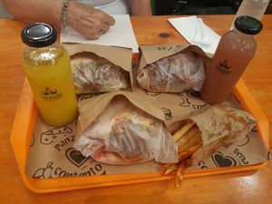 Abundante y muy rico! Las papas fritas no fueron de lo mejor, pero definitivamente volvería a comer allí! at Veggie Medio Oriente - Suipacha in Buenos Aires