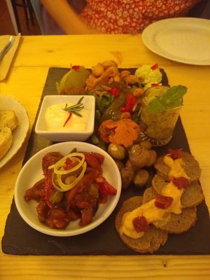 Mixed starter board at Estudio Vegetariano in Lagos