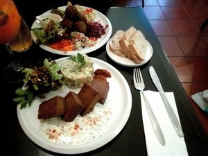 seitan and felafels with salads at Estudio Vegetariano in Lagos