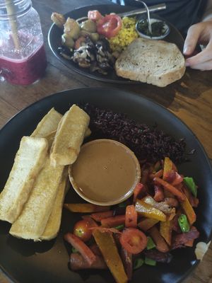 Tofu satay and vegan breakfast at Coconut Monkey in Koh Tao