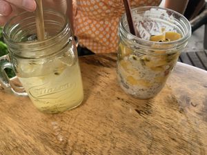 Overnightoat und Kombucha mit Passionsfrucht  at Coconut Monkey in Koh Tao