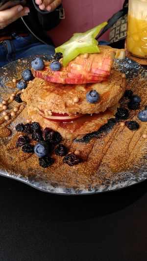 Apple pie pancake at SAP Bagel & Juice Bar - Stationsstraat in Maastricht