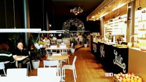 sitting area at SAP Bagel & Juice Bar - Stationsstraat in Maastricht