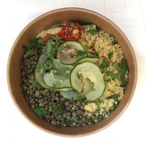 ";lasagne crue de courgettes au pesto de basilic, fromage vegan et tomates cerises, accompagné de quinoa et lentilles vertes au persil et menthe";  at Positive Deli - Rue de Satory in Versailles