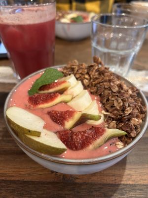 Those fresh figs were delightful !   at Positive Deli - Rue de Satory in Versailles