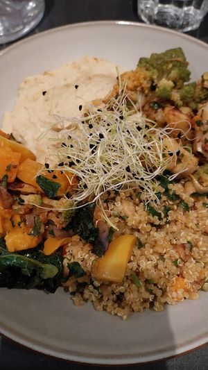 Veggie Bowl at Positive Deli - Rue de Satory in Versailles