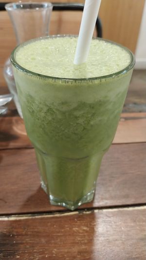 Spinach juice at Positive Deli - Rue de Satory in Versailles