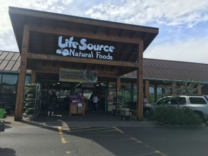 Storefront at LifeSource Natural Foods in Salem