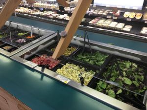 Hot and cold sald bars at LifeSource Natural Foods in Salem