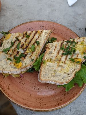 Vegan sandwich at Saudade in Sintra