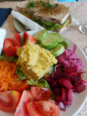Vegan salad and Vegan sandwich at Saudade in Sintra