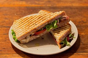 Tosta de queijo de cabra at Saudade in Sintra