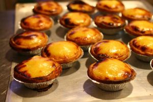 Pastéis de nata a sair do forno at Saudade in Sintra