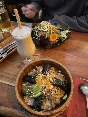 #28 mit veganen Würstchen & gefüllten Betelblättern, Banane-Erdnuss-Shake & fried rice dish  at Anh Dao in Berlin