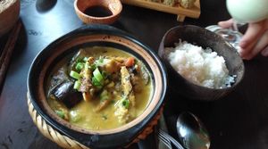 Aubergine curry with soy shrimps at Anh Dao in Berlin