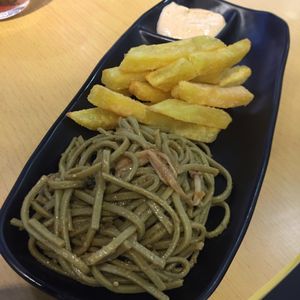 Soba salad with sweet potato fries at Veggle Cafe in Kowloon