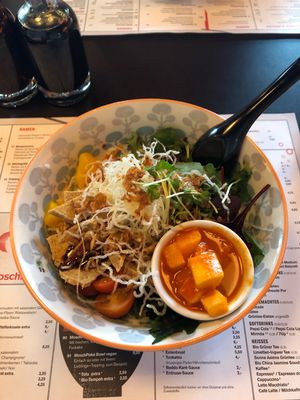 Vegan poke bowl with tempeh at MoschMosch in Oberhausen