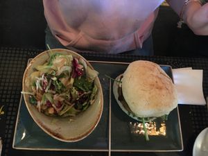 burger with salad at Peter Pane in Binz