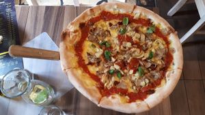 Cauliflower and vegan cheese at Prego Pizza in Katowice
