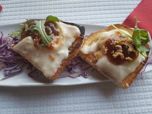 Starter - warm cheese with fig jam at Dolmen Bar in Lanzarote