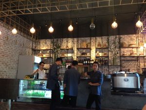 the friendly staff at Uu Dam Chay in Hanoi