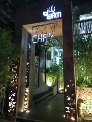 Entrance at Uu Dam Chay in Hanoi