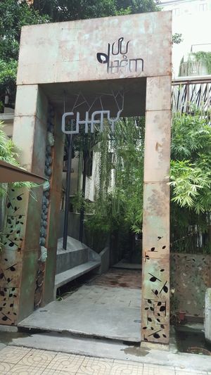 Entrance at Uu Dam Chay in Hanoi