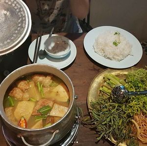 Lẩu bông gạo - another delicious hot pot   at Uu Dam Chay in Hanoi