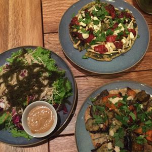 Pesto Pizza, Humus Pizza, Seaweed Salad at Om Hanoi in Hanoi