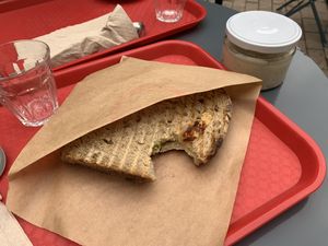 Tartine humus en Riz en lait d’amandes  at Les Casse Croute de Suzy in Angers