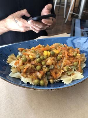 Ensalada fría de pasta at 269 Gastro Vegan in Salamanca