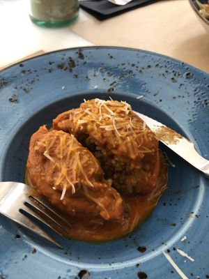 Tomate relleno de arroz at 269 Gastro Vegan in Salamanca