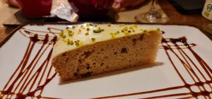 Tarta de plàtano y pistachos at 269 Gastro Vegan in Salamanca