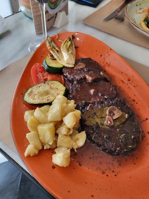 Seitan in red wine reduction at 269 Gastro Vegan in Salamanca
