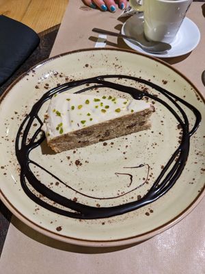 Banana bread cake at 269 Gastro Vegan in Salamanca