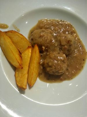 Albóndigas en salsa at 269 Gastro Vegan in Salamanca