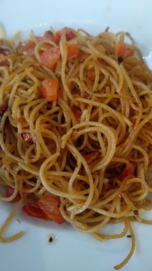 Pasta ali oli at 269 Gastro Vegan in Salamanca