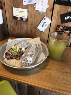 Roll y Limonada at Roll'in Lui Alimentos - Jorge Newbery in Buenos Aires