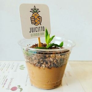 vegan chocolate avocado mousse at Juicitto in Nea Smirni