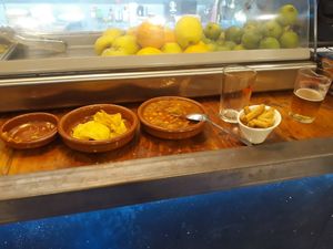 Free tapas with a drink at Mona Pinkerton in Madrid