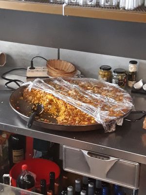 Are you gonna miss this paella? at Mona Pinkerton in Madrid