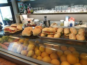 Counter at Mona Pinkerton in Madrid