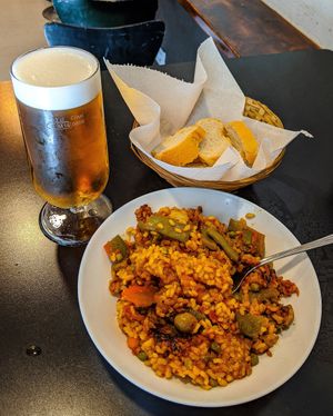 Paella and Beer. 😙👌🏽 at Mona Pinkerton in Madrid