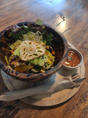 Raw pad thai at Greenlight Cafe & Bar in Koh Samui