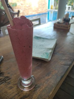 Berry smoothie at Greenlight Cafe & Bar in Koh Samui