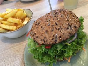burger & fries at My Heart Beats Vegan in Mannheim