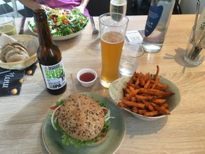 Bangkok delight burger with sweet potato fries at My Heart Beats Vegan in Mannheim